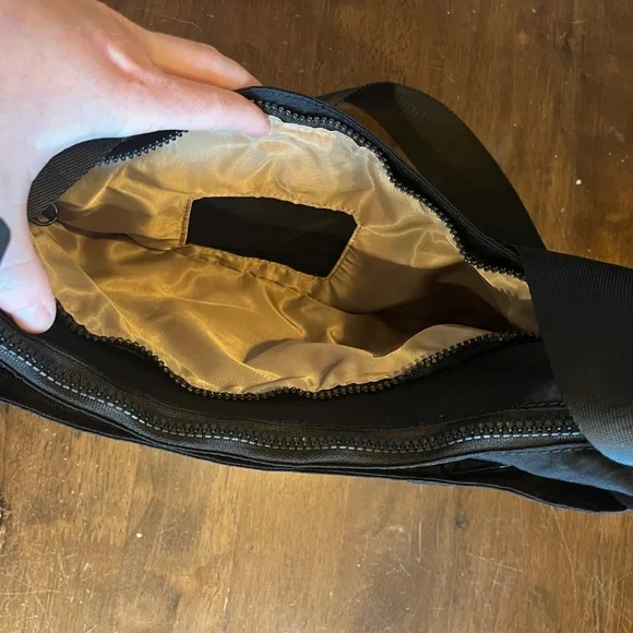 City Mouse Park Crossbody Diaper Bag - Picture 3 of 4